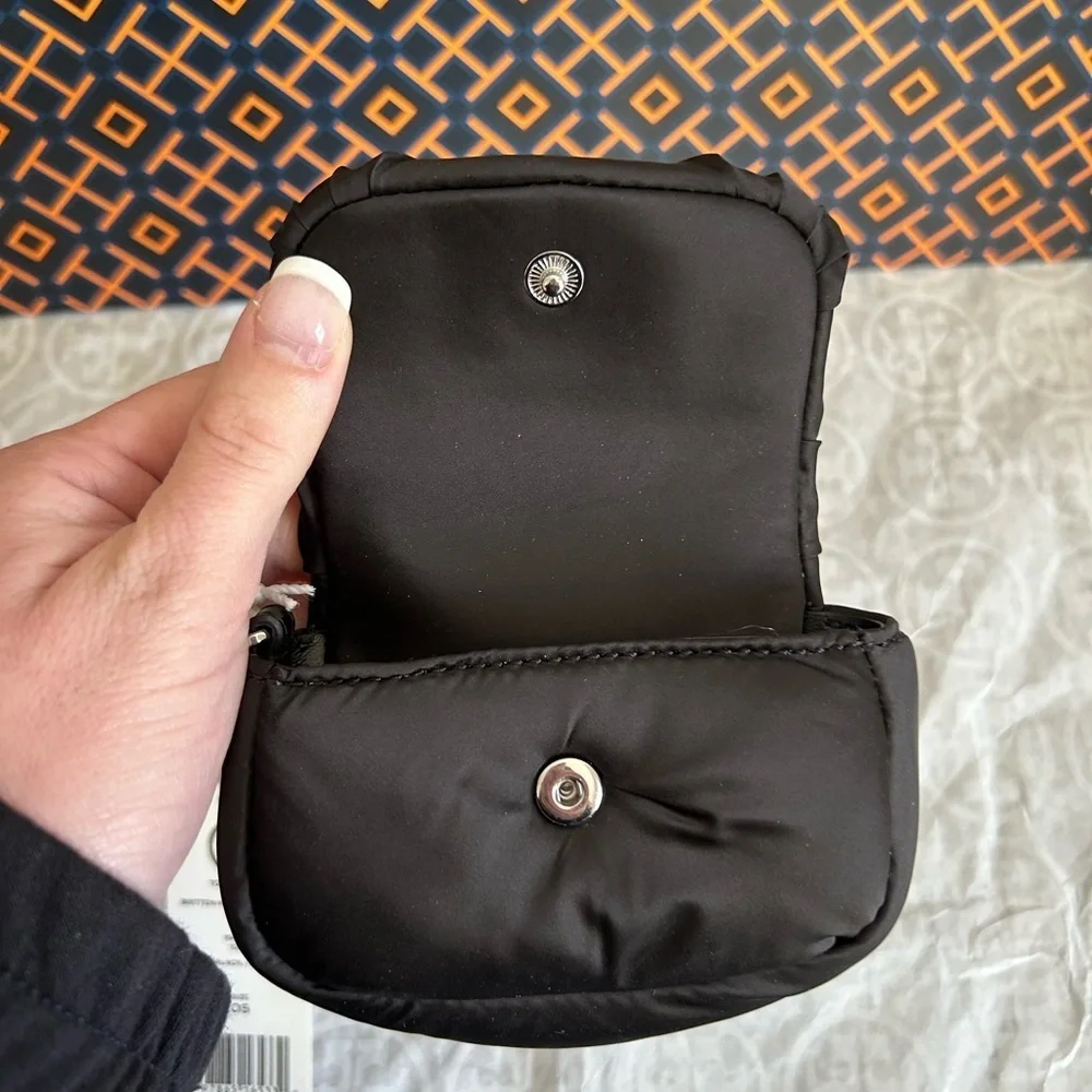 Tory Burch Britten Nylon Puffy Card Case Black Silver